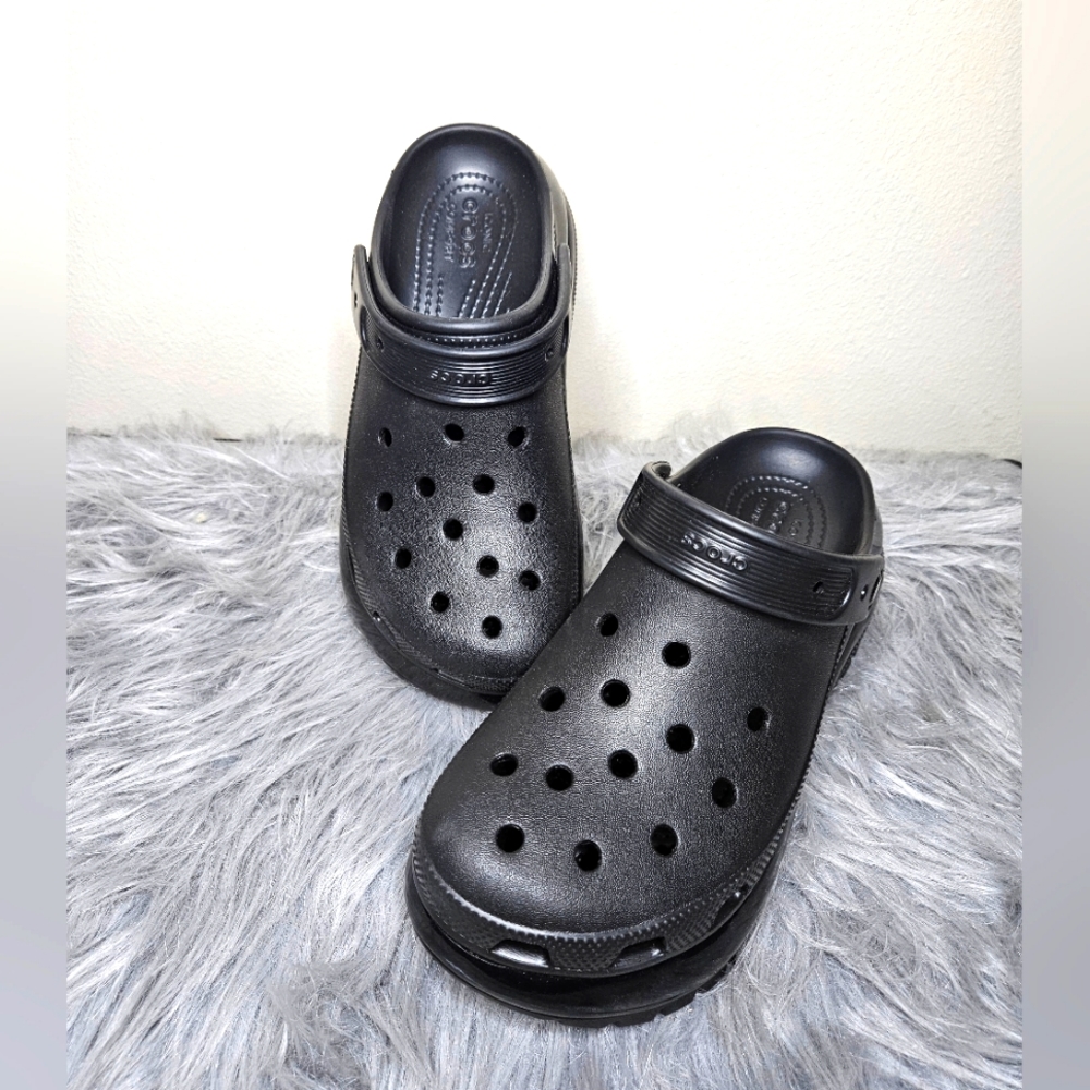 Crocs classic mega crush m 6 w 8